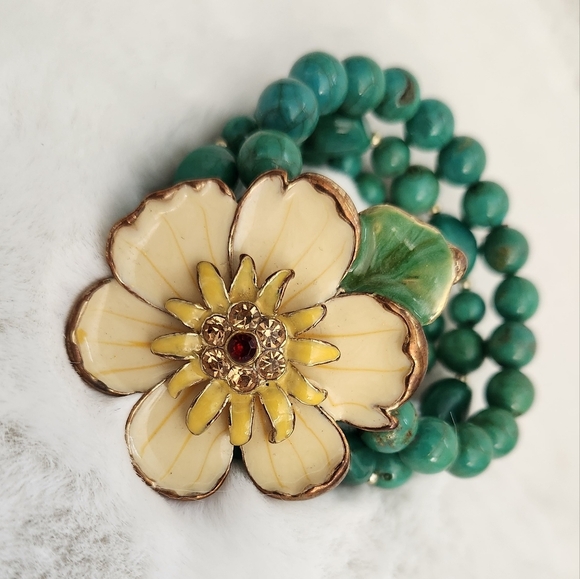 Vintage Flower Stretchy Beaded bracelet - Picture 7 of 9